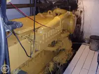 Trallers pārdod