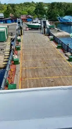 Desanta kuģis, tankkuģis pārdod