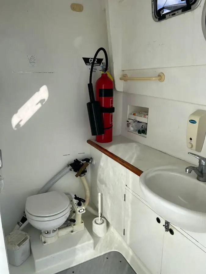 Pētniecības kuģis pārdod