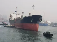 Naftas / Ķīmisko vielu tankkuģis pārdod