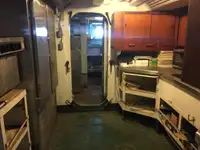Desanta kuģis, tankkuģis pārdod