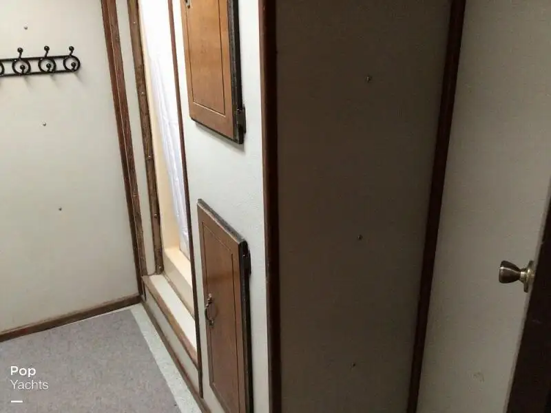 Trallers pārdod