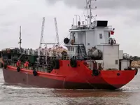 Naftas / Ķīmisko vielu tankkuģis pārdod