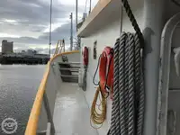 Trallers pārdod