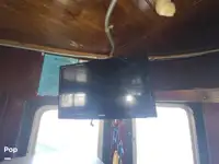 Trallers pārdod