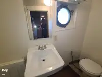 Trallers pārdod