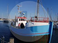 Zivju zvejas kuģis pārdod