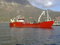 Trallers pārdod