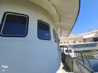 Trallers pārdod