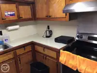 Trallers pārdod