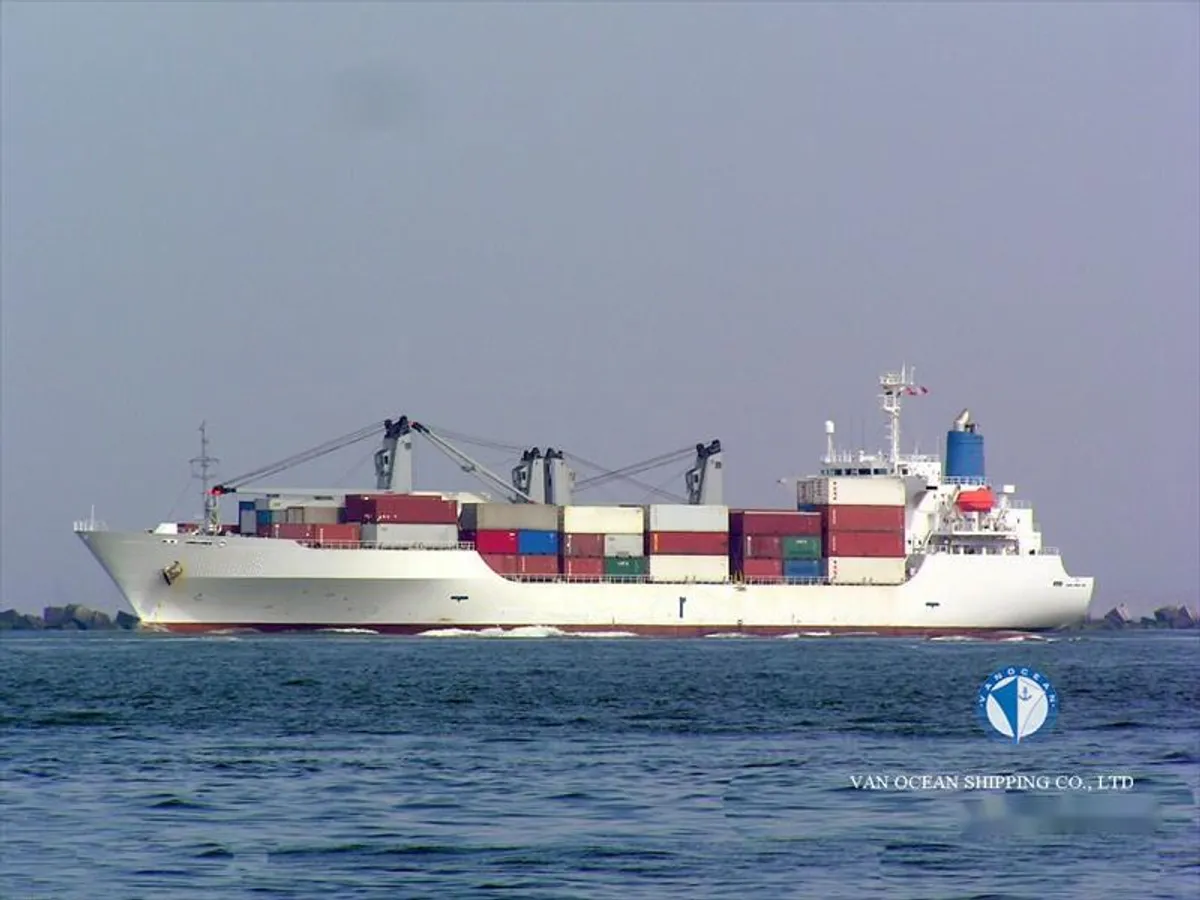Reefer kuģis pārdod