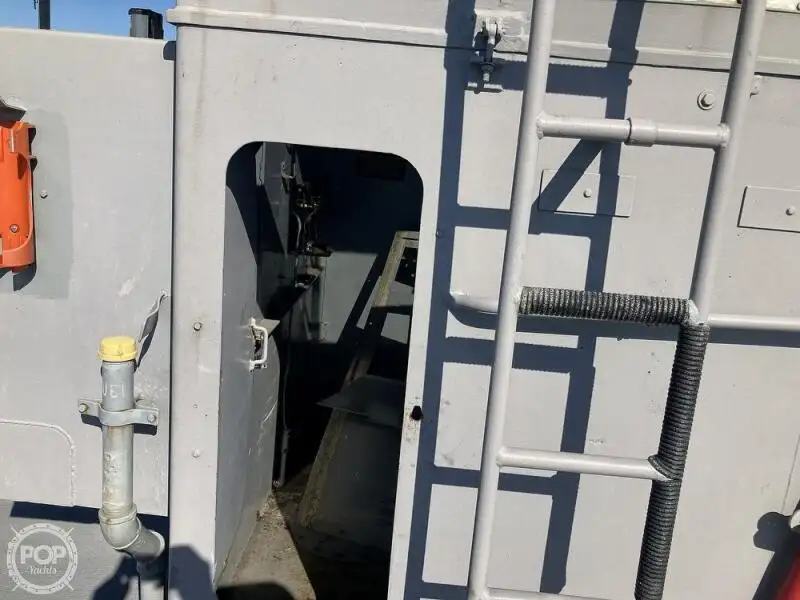 Desanta kuģis, tankkuģis pārdod