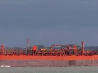 Naftas / Ķīmisko vielu tankkuģis pārdod