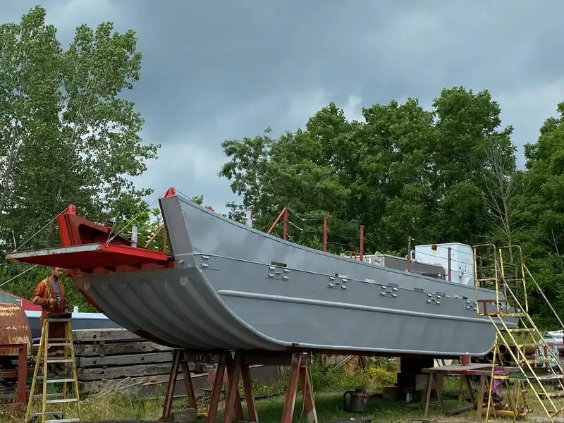 Desanta kuģis, tankkuģis pārdod