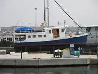 Trallers pārdod