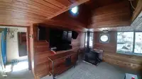 Trallers pārdod