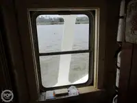 Trallers pārdod