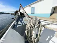 Trallers pārdod