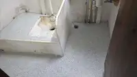 Trallers pārdod