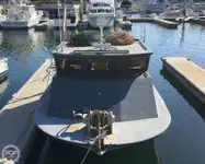Trallers pārdod