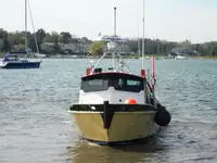Niršanas atbalsta kuģis pārdod