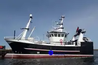 Kuģis zivju pārstrādei un piegādei pārdod