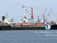 Naftas / Ķīmisko vielu tankkuģis pārdod