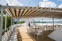 Kruīza kuģis pārdod
