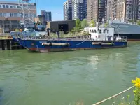Desanta kuģis, tankkuģis pārdod
