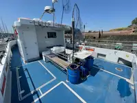 Katamarāns pārdod