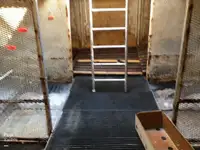 Trallers pārdod