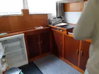 Trallers pārdod