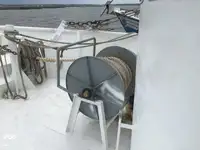 Trallers pārdod