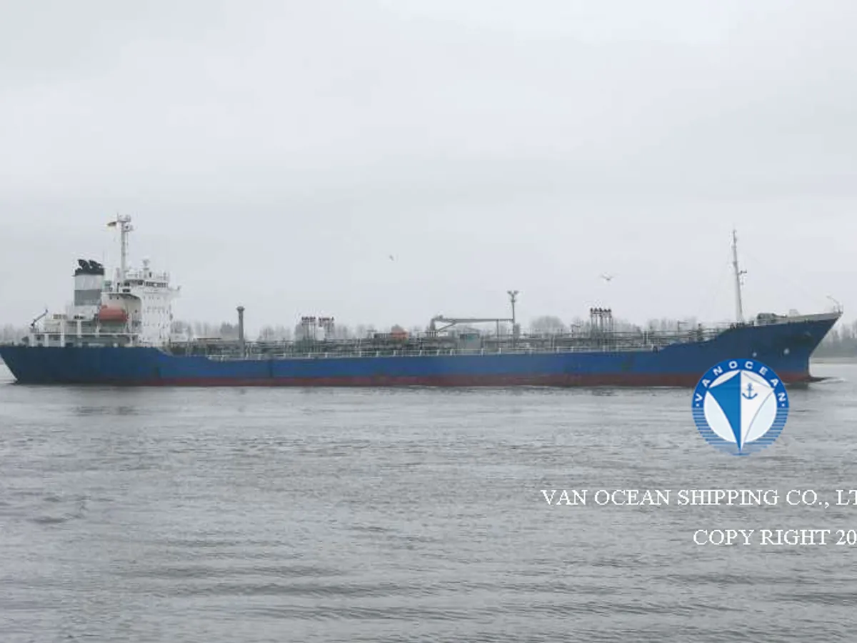 Naftas / Ķīmisko vielu tankkuģis pārdod