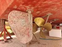 Darba laivas pārdod