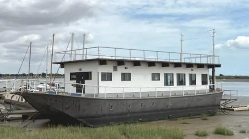 Apmešanās barža pārdod