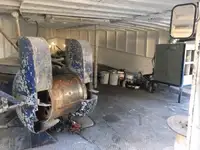 Trallers pārdod