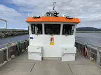 Katamarāns pārdod
