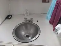 Apkalpes kuģis pārdod