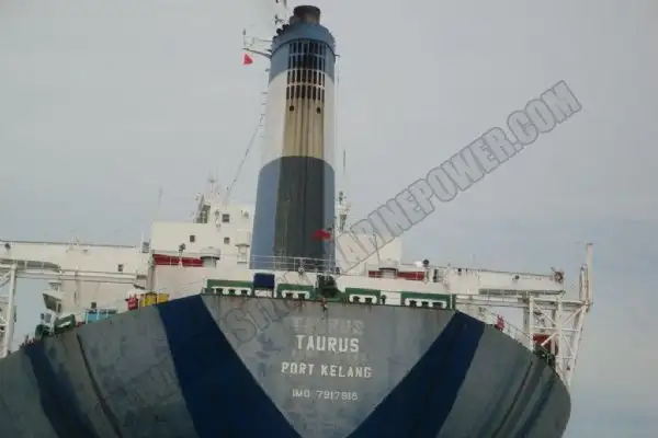Naftas / Ķīmisko vielu tankkuģis pārdod