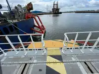 Konteinerkuģis pārdod
