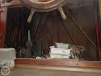 Trallers pārdod