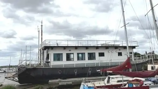 Apmešanās barža pārdod