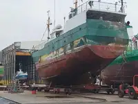 Trallers pārdod
