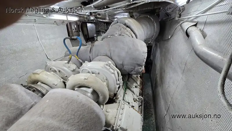 Katamarāns pārdod