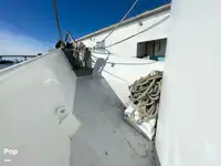 Trallers pārdod