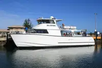 Katamarāns pārdod