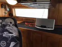 Trallers pārdod