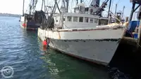 Trallers pārdod