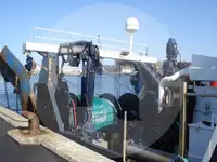 Trallers pārdod